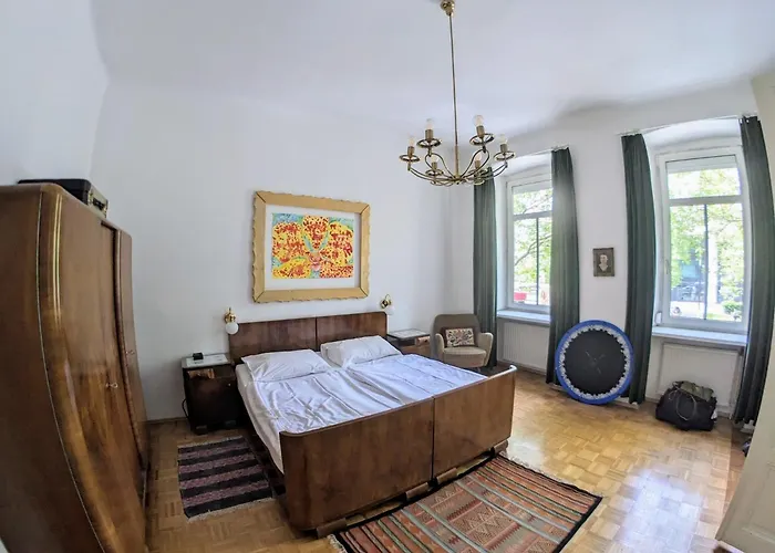 Grand, 2br Apartment Vienna